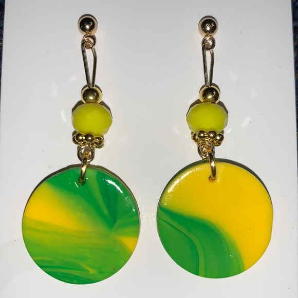 Oregon Ducks 🦆 Themed Handcrafted Earrings - Picture 3 of 8